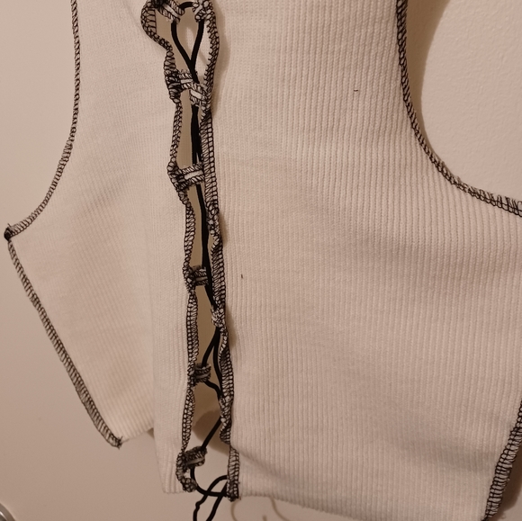 White Razor Back Crop Top - Picture 2 of 4